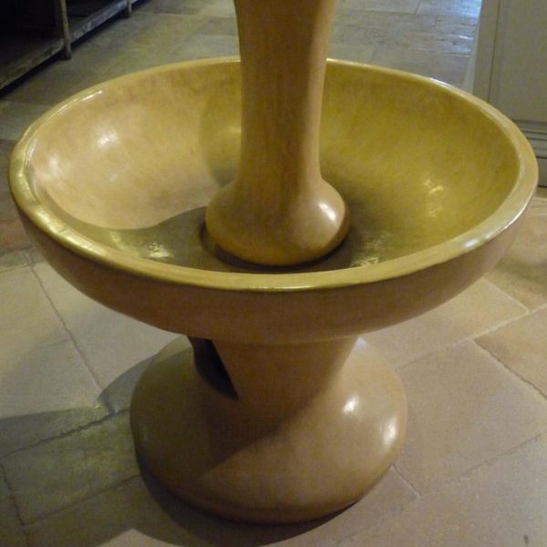 vasque fontaine ancienne pierre composite Tadelakt