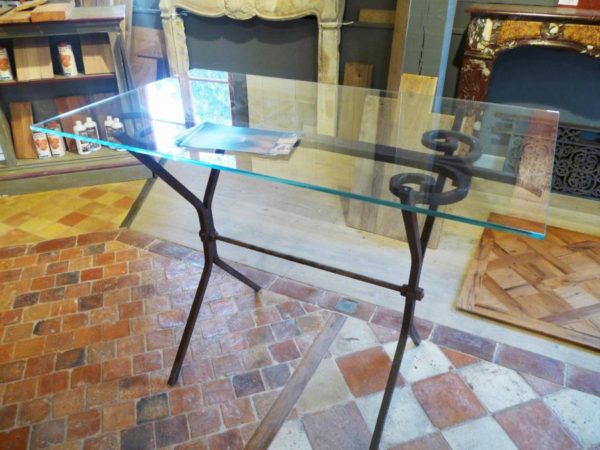 Table haute en fer forgé et plateau verre