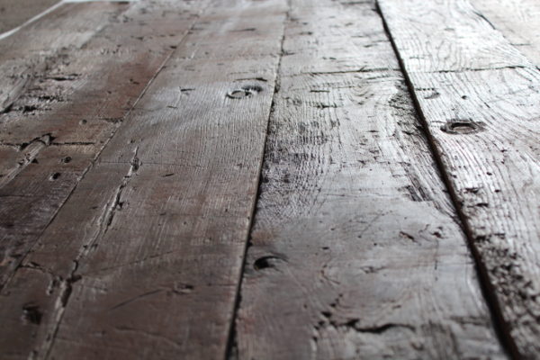 Brushed reclaimed oak wagon boards