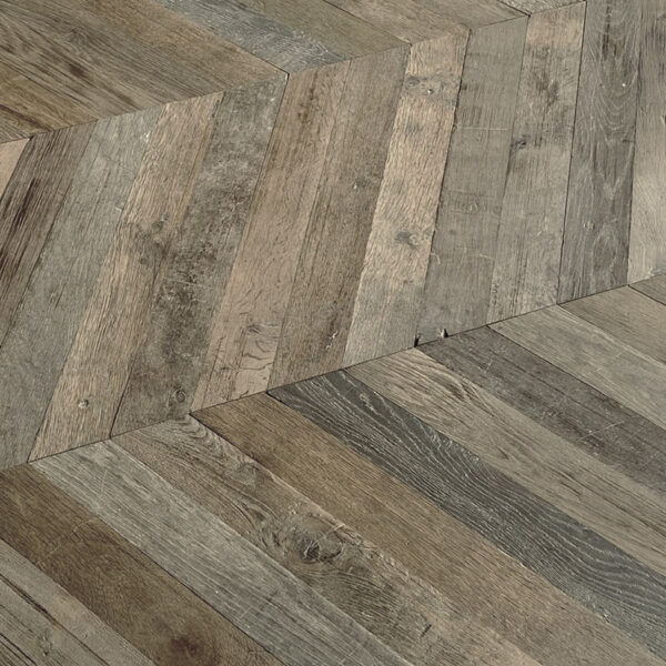 Chevron pattern in oak