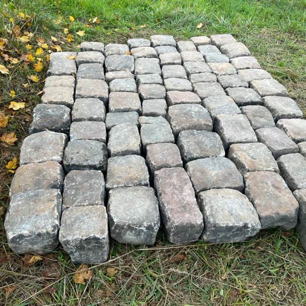 Dimensions of cobble setts in gritstone