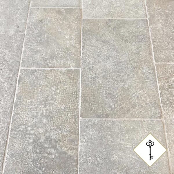 Patrimoine flagstones antique tooled finish