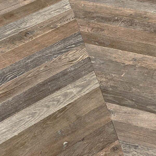 Reclaimed oak chevron parquet