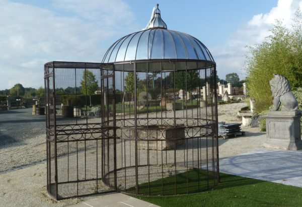 birdcage with entrance
