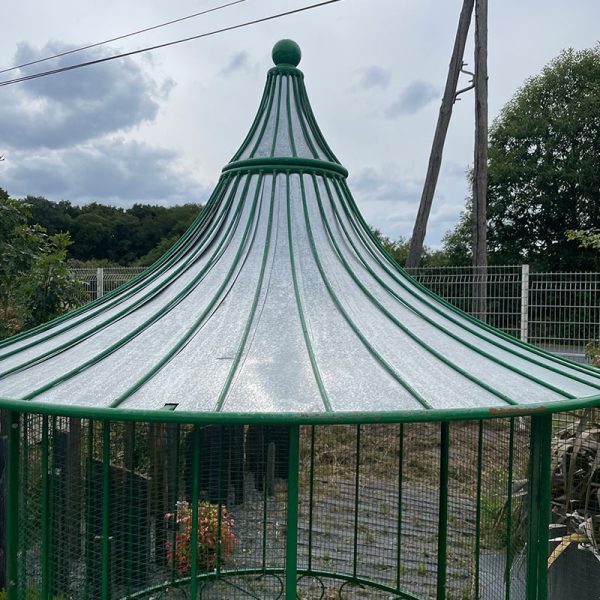 Circular birdcage in steel and zinc - aviary outside