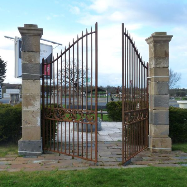 reedition old gate