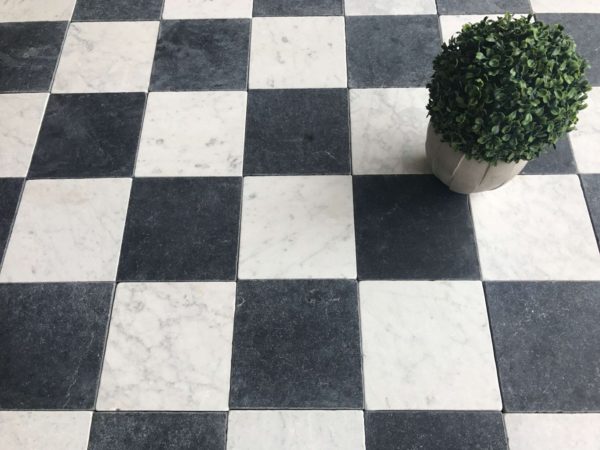 Classic marble in black and white check