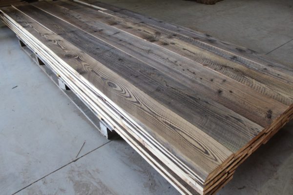 Reclaimed slow-growth pine wall cladding - Surface brushed