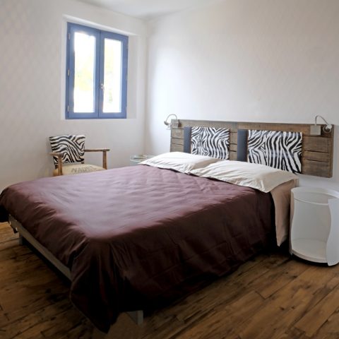 bedroom with oak wagon floor