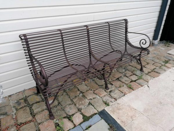 many seats on our classic metal bench