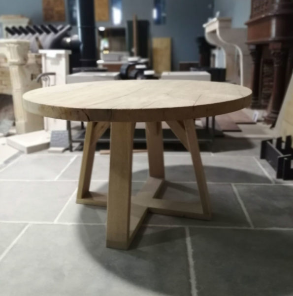 round table strong brushed finish