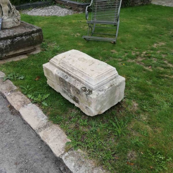 architectural element : plinth