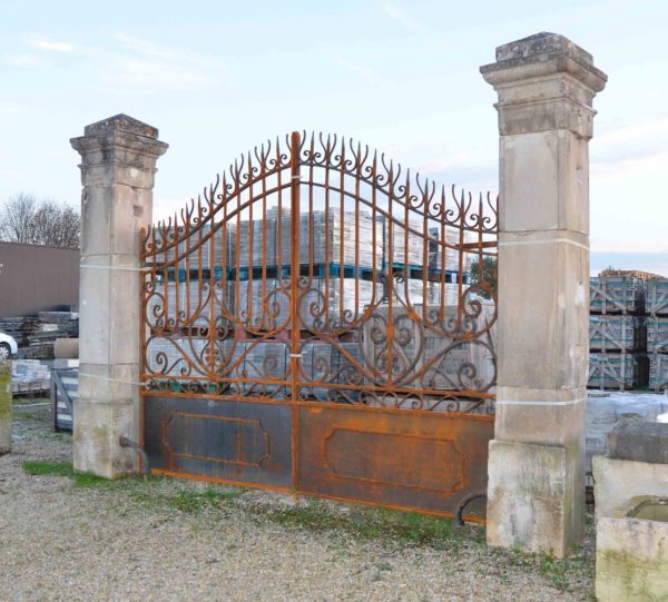 gateway pillars in limestone