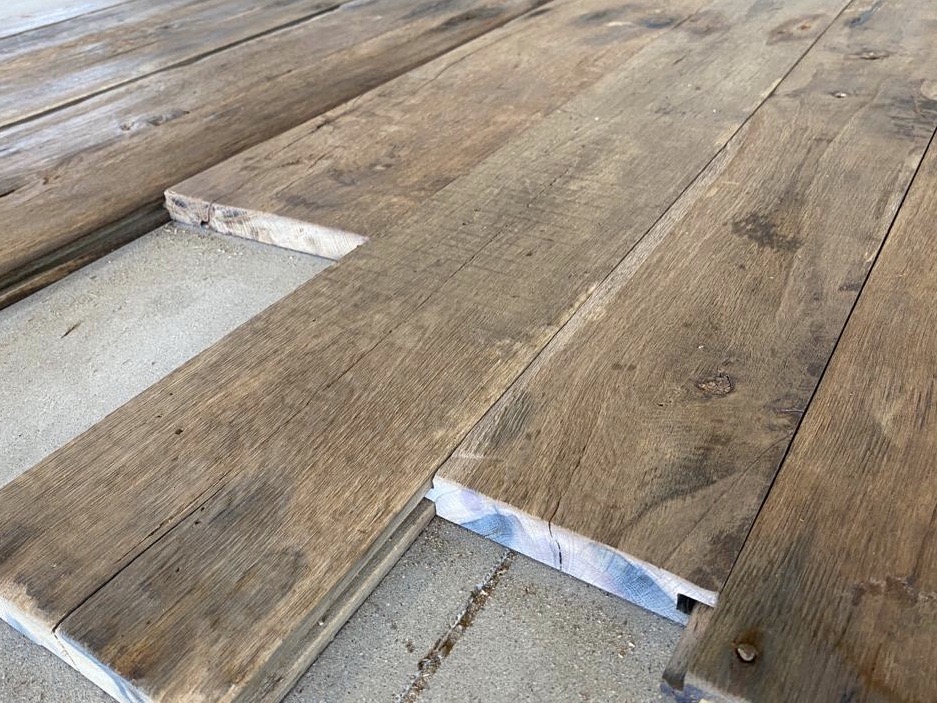Reclaimed oak flooring deals