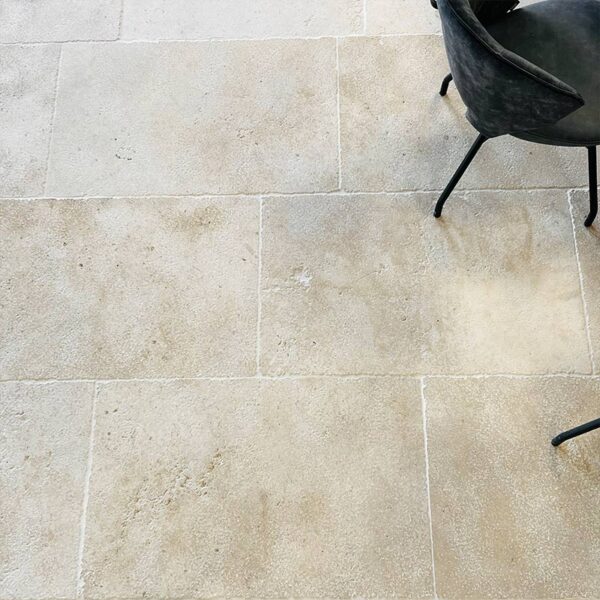 Lightly patinated Noblesse flagstones