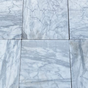 Antique reclaimed marble floor tiles in 40x40 cm