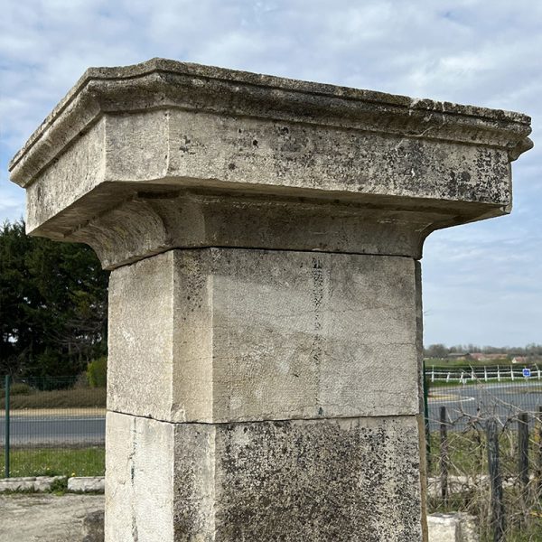 Details of capital antique column