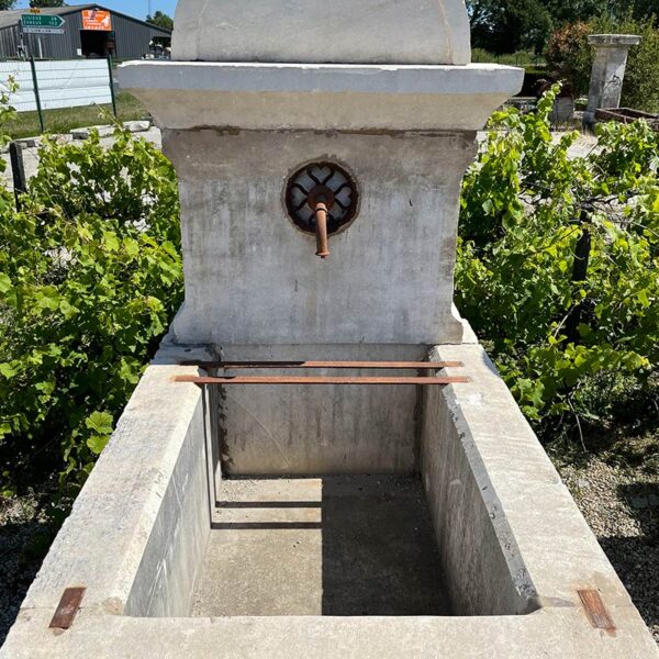 Fountain with cornice