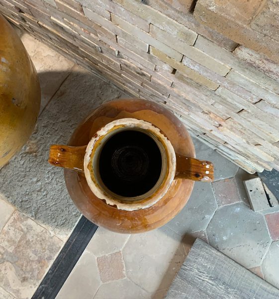 Little or small italan amphora