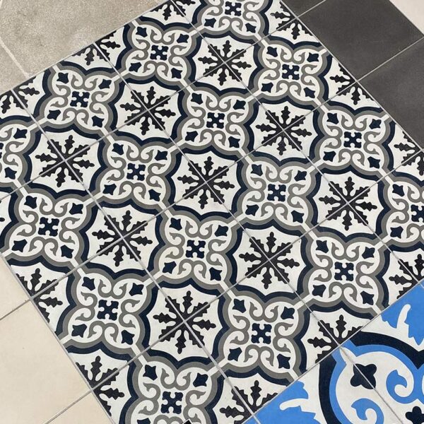 Model traditional celeste cement tiles