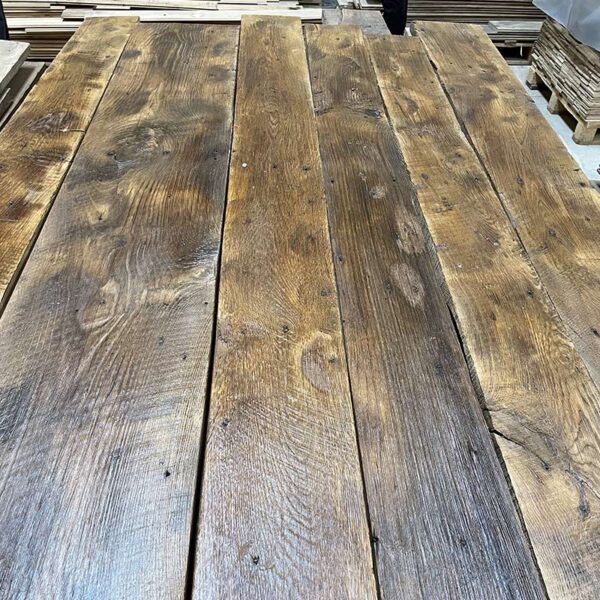 Floorboards in chestnut