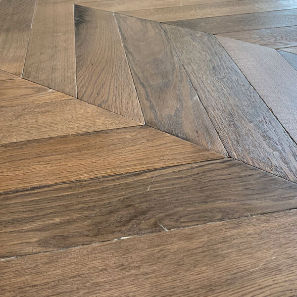 Oak chevron parquet