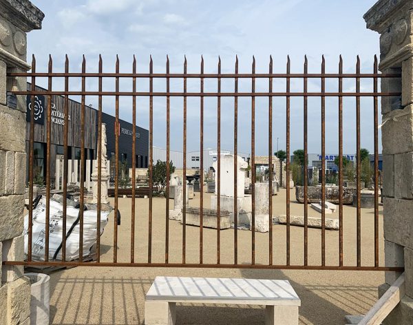Traditionnal solid steel railings