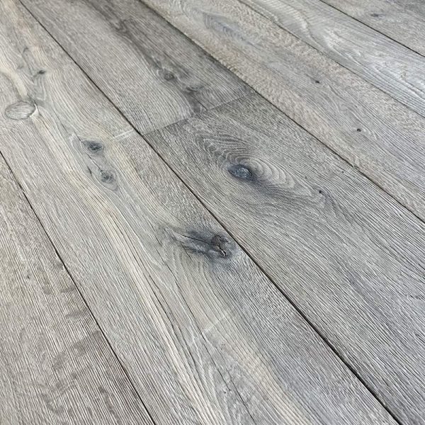 New engineered floor oak