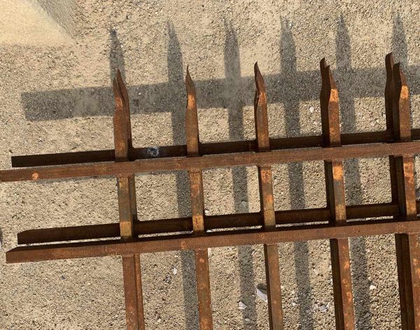 Traditionnal new railings in steel