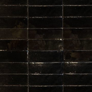 Black rectangular bejmat tiles