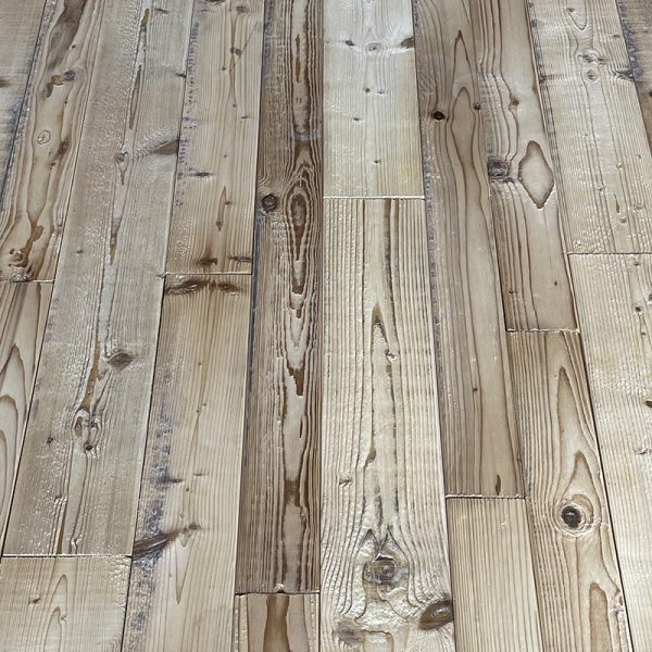 Light wood floor with veins and knots
