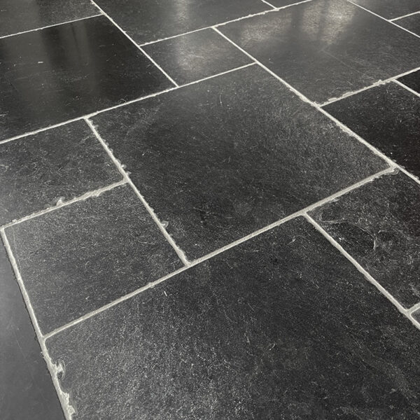 dark blue black weathered finish flagstone