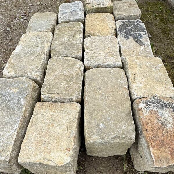reclaimed french antique beige cobbles