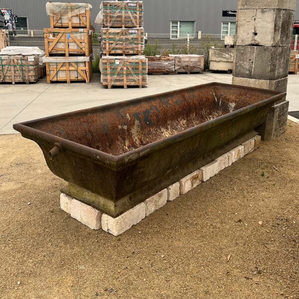 antique large pool in cast iron