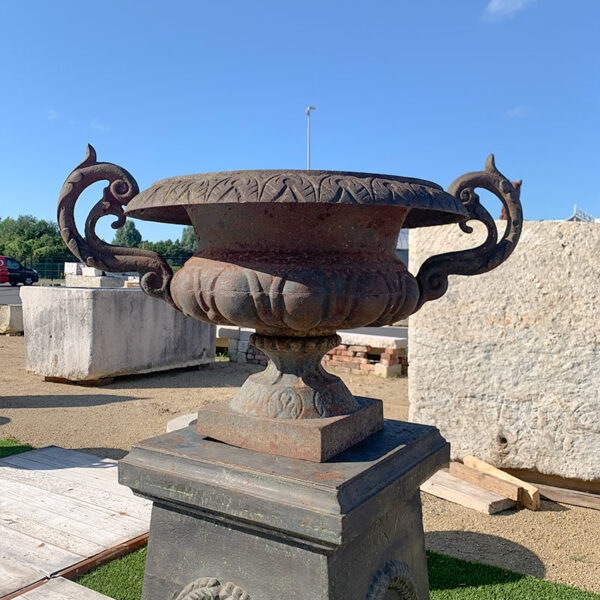 medici basins with scroll handles