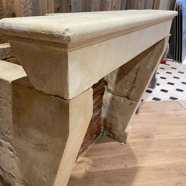 Sarthe style fireplace with boudin lintel