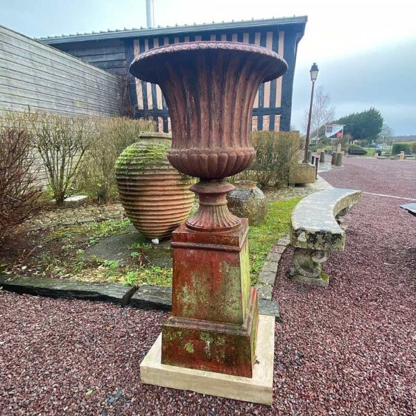 medici vase cast iron with rusted patina