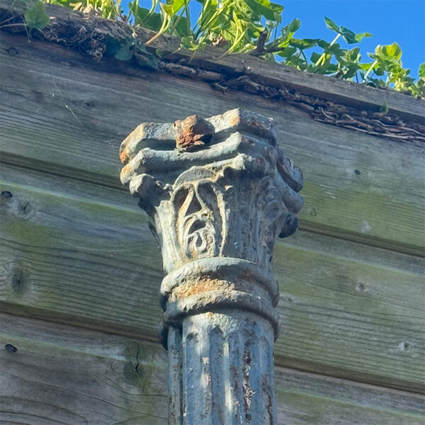 antique street lamp post head