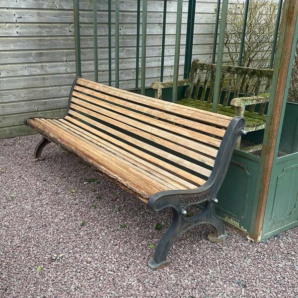 bench wooden slats and metal Haussmann